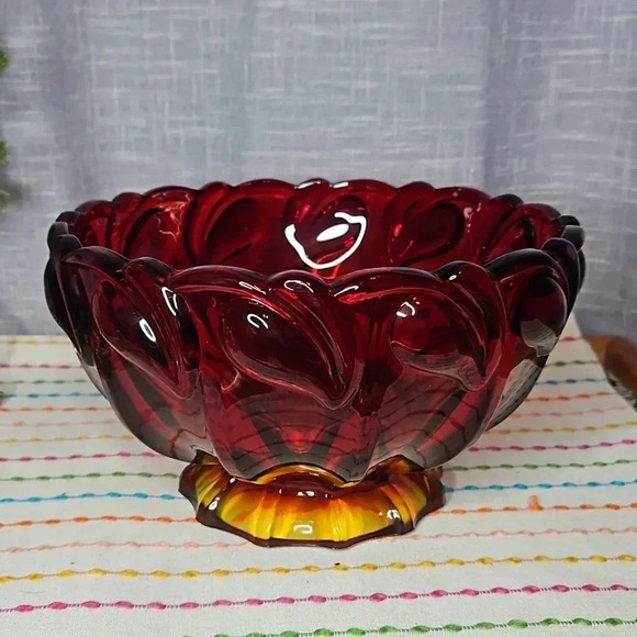 RED GLASS BOWL - Picture 3 of 5